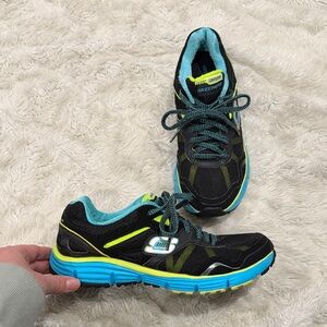 Skechers SN 11642 Go Run‎ 400 trainers Woman’s athletic running shoes Size 8